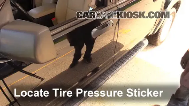 2008 Ford Explorer Sport Trac XLT 4.0L V6 Pneus et roues Vérifier la pression des pneus